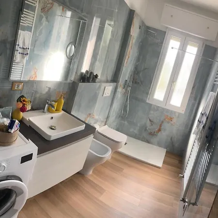 فندق مبيت وإفطار Loft Mi Dai Il Tiro بولونيا